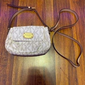 Authentic Michael Kors Crossbody neutral bag